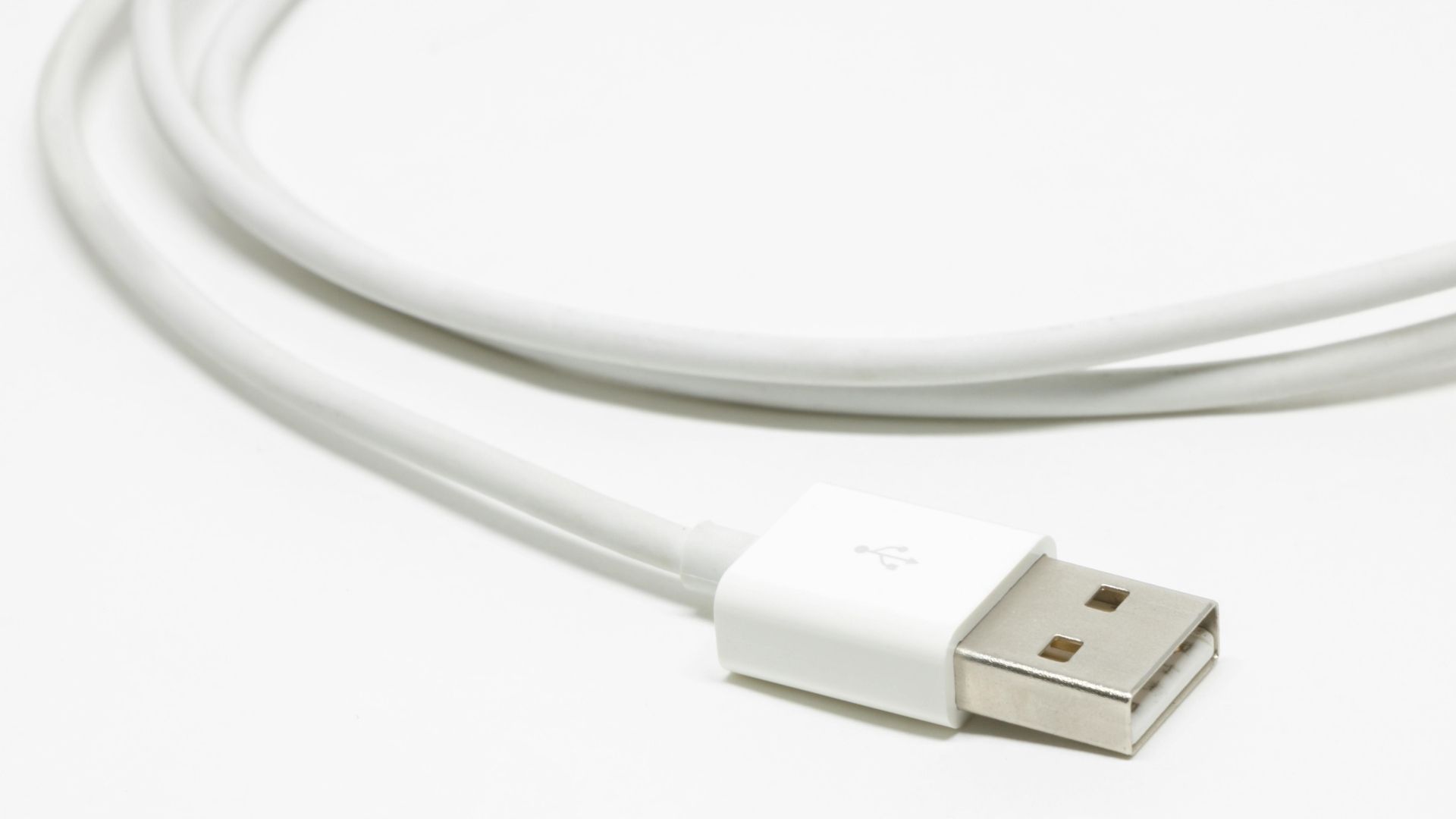 USB C kábel és UTP kábel